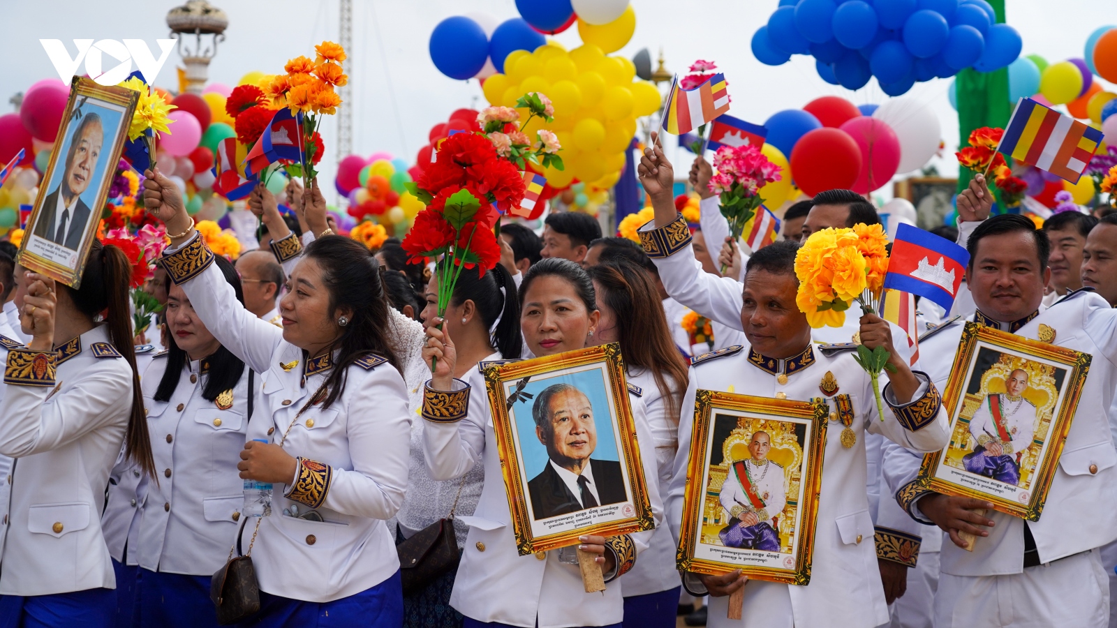 Lãnh đạo Việt Nam chúc mừng kỷ niệm 70 năm Ngày Độc lập Vương quốc Campuchia